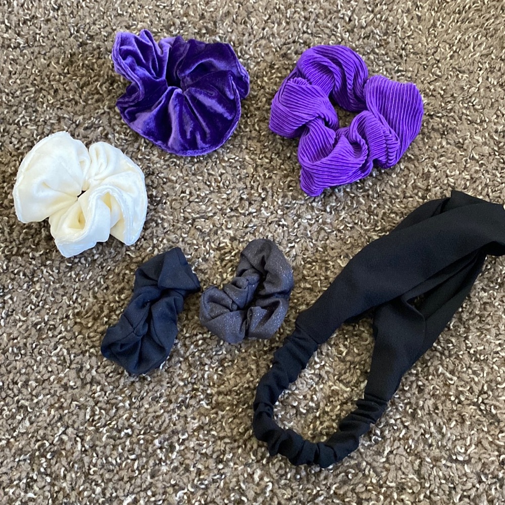 Scrunches and a headband